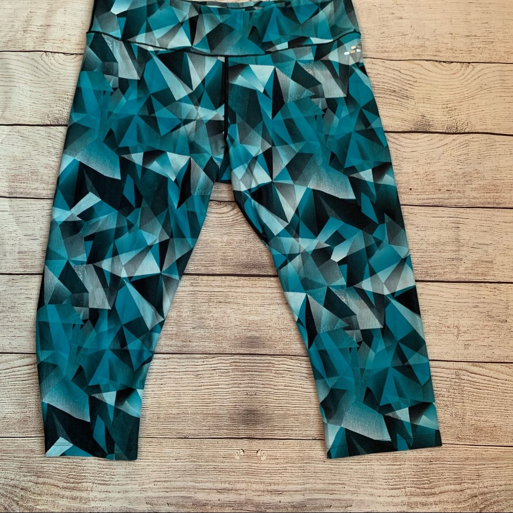 Athletic capris